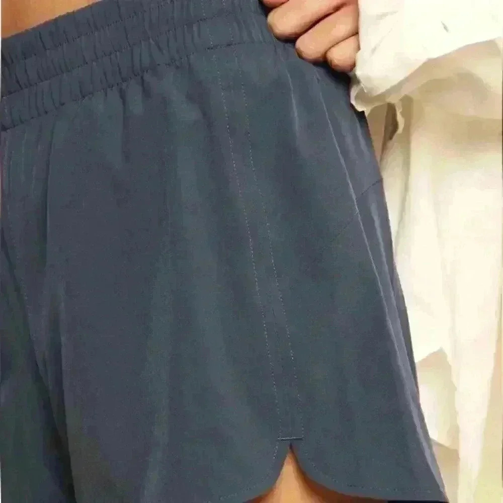 Banana Republic Active Running Short - Picture 3 of 11